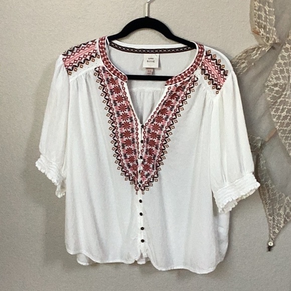 Knox Rose Brand Boho White and Red Embroidered Women's Top - Picture 1 of 9